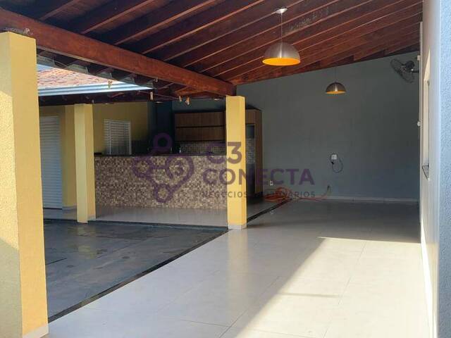#99 - Casa para Venda em Dourados - MS