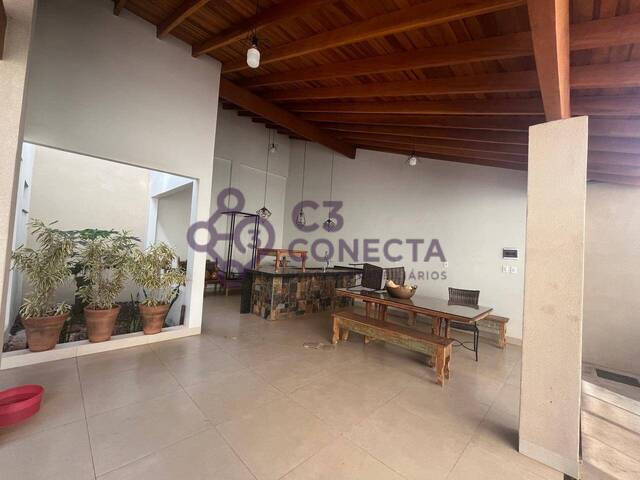 #101 - Casa para Venda em Dourados - MS