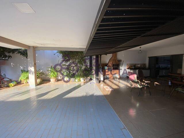 #111 - Casa para Venda em Dourados - MS
