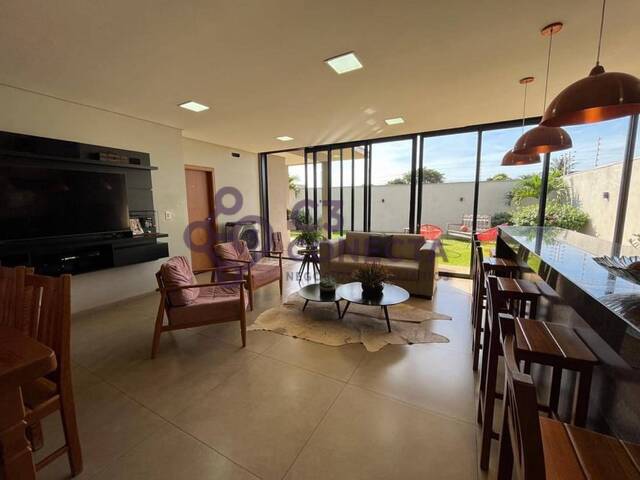 #117 - Casa para Venda em Dourados - MS