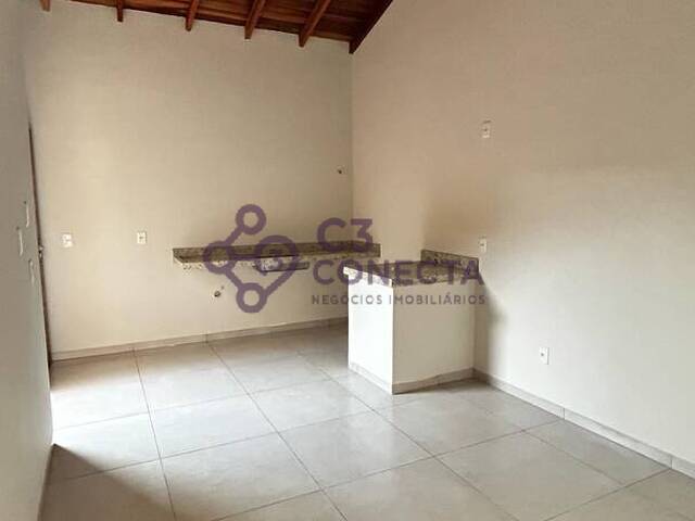 #123 - Casa para Venda em Dourados - MS